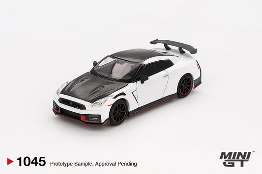 Mini GT No.1045 Nissan GT-R Nismo (R35) 2024 Brilliant White Pearl