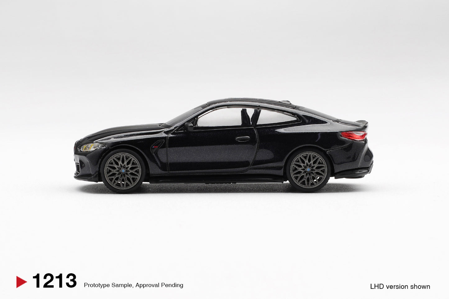 *Pre-Order* Mini GT No.1213 BMW M4 CS Black Sapphire