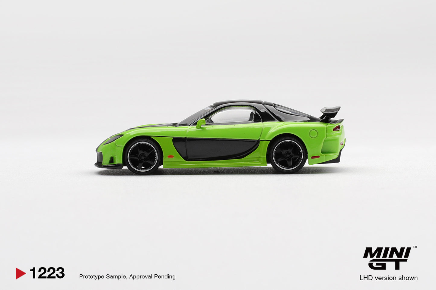 *Pre-Order* Mini GT No.1223 Mazda RX-7 VeilSide Fortune7 Green