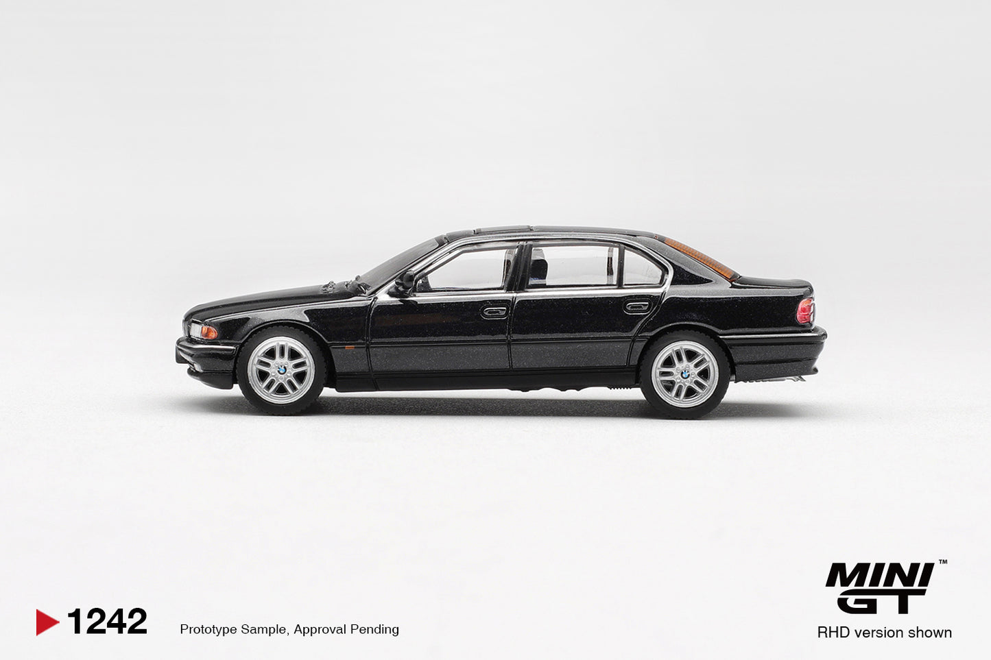 *Pre-Order* Mini GT No.1242 BMW 750IL Black Sapphire
