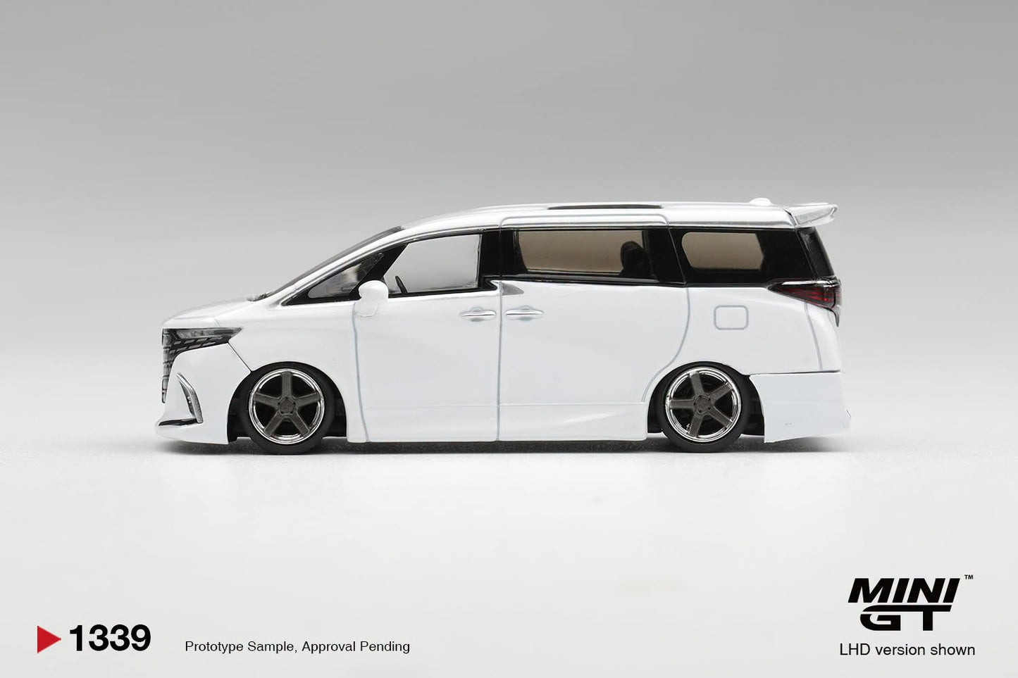 *Pre-Order* Mini GT No.1339 Toyota Alphard 40 KUHL White
