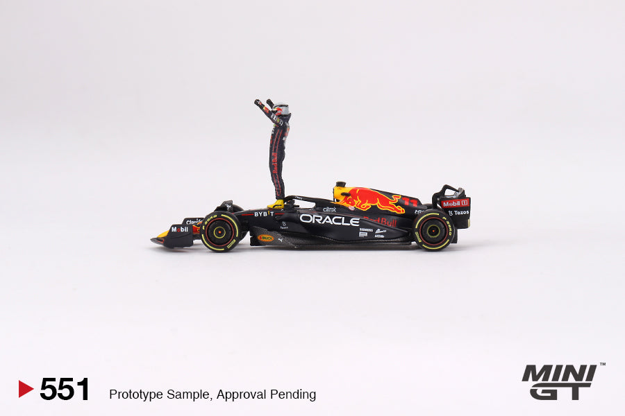 Mini GT No.551 Oracle Red Bull Racing RB18 #11 Sergio Pérez 2022 Monaco Grand Prix Winner
