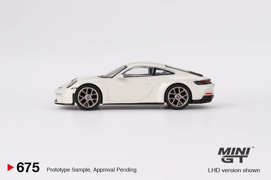 Mini GT No.675 Porsche 911 GT3 Touring Crayon