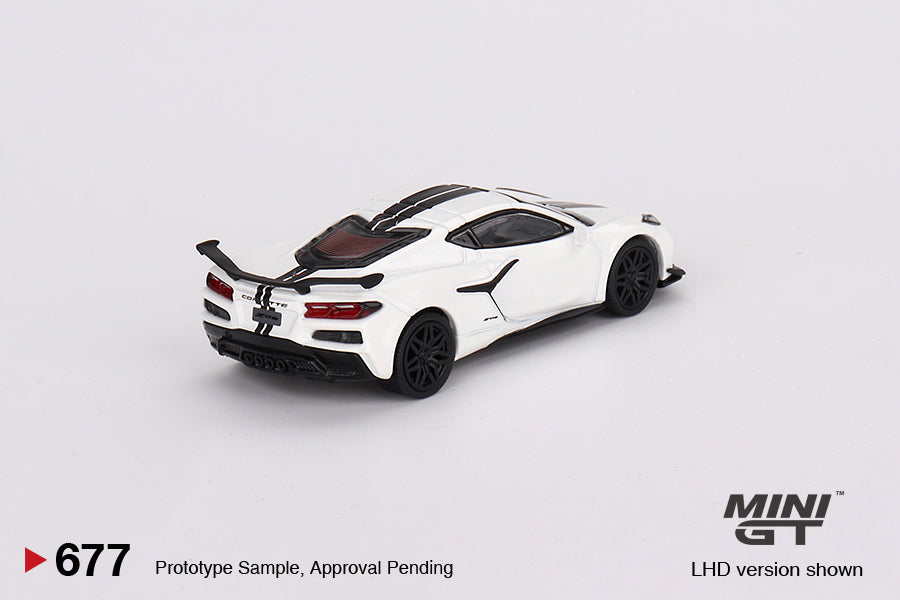Mini GT No.677 Chevrolet Corvette Z06 2023 Arctic White