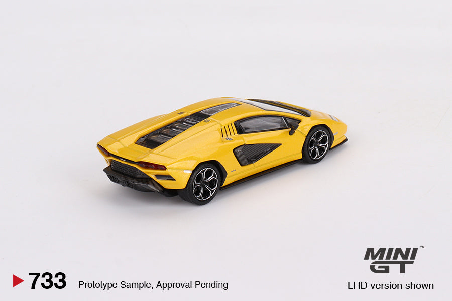 Mini GT No.733 Lamborghini Countach LPI 800-4 New Giallo Orion