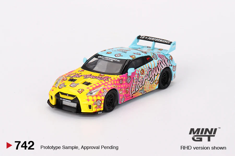 Mini GT No.742 LB-Silhouette WORKS GT Nissan 35GT-RR Ver.1 LBWK KUMA