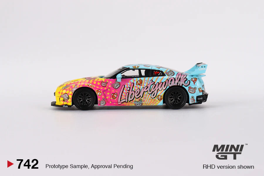 Mini GT No.742 LB-Silhouette WORKS GT Nissan 35GT-RR Ver.1 LBWK KUMA