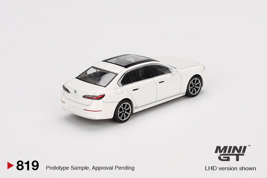 Mini GT No.819 BMW i7 xDrive60 Mineral White