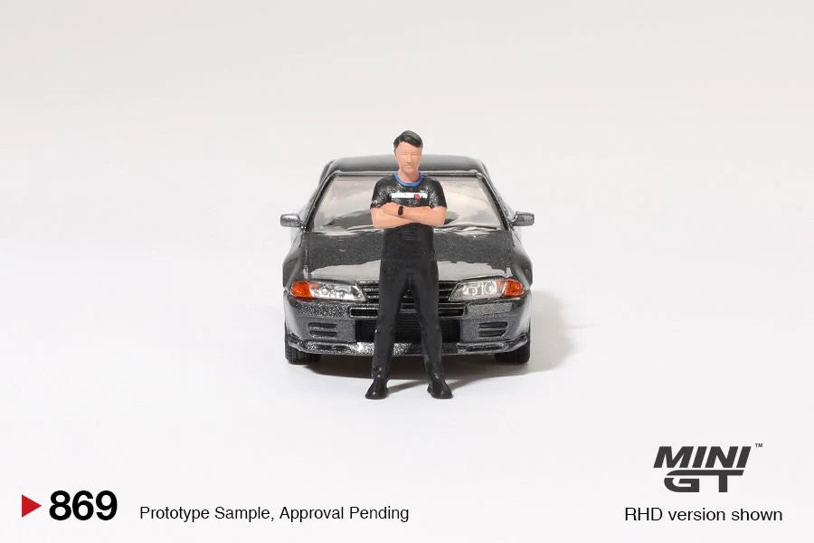 Mini GT No.869 Nissan Skyline GT-R (R32) Gunmetal w/ Matsuda Figure (Tsugio Matsuda Collection No.1)