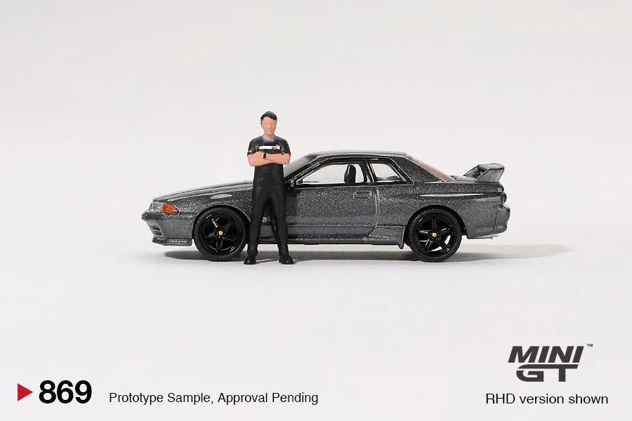 Mini GT No.869 Nissan Skyline GT-R (R32) Gunmetal w/ Matsuda Figure (Tsugio Matsuda Collection No.1)