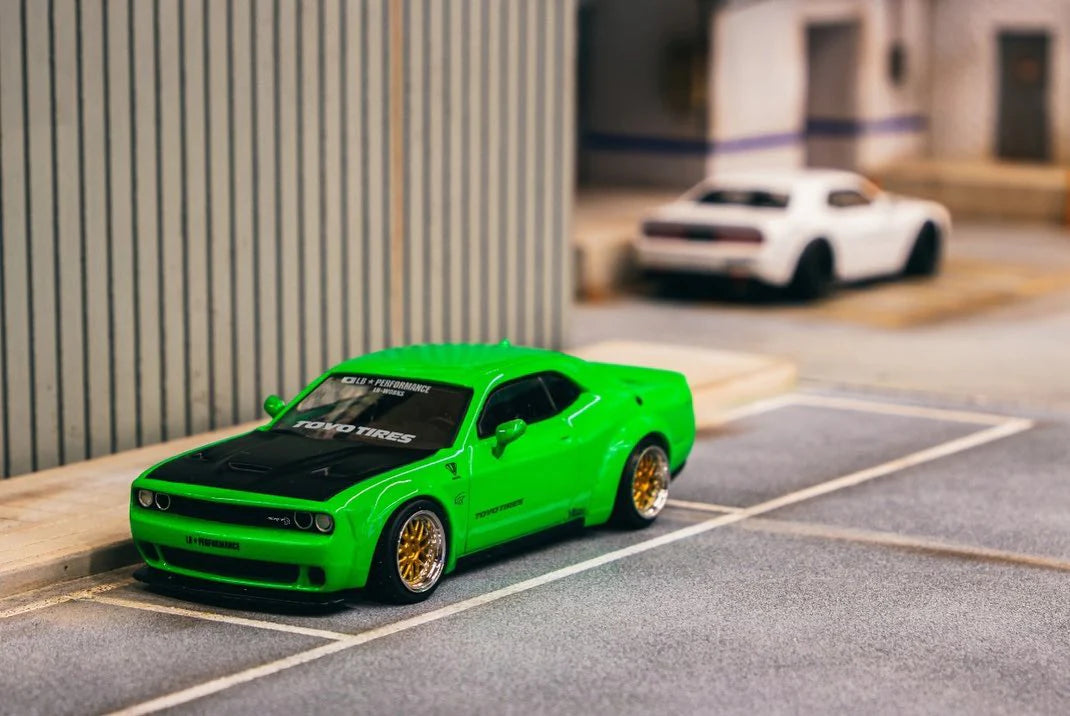 Tarmac Works LB-WORKS Toyo Tires Dodge Challenger SRT Hellcat (Green Metallic)