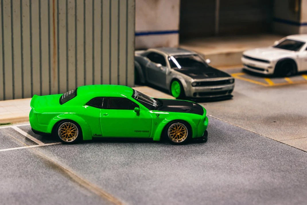 Tarmac Works LB-WORKS Toyo Tires Dodge Challenger SRT Hellcat (Green Metallic)