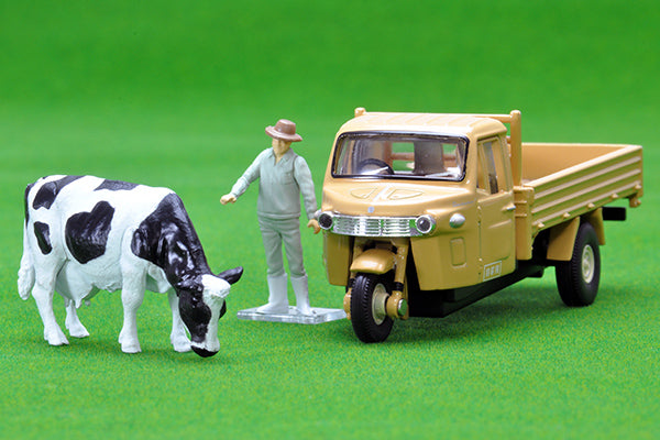 Tomytec Tomica Limited Vintage LV-12d Daihatsu CO10T (Brown) with figures
