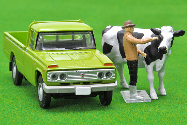 Tomytec Tomica Limited Vintage LV-189c Toyota Stout (Green) with figures