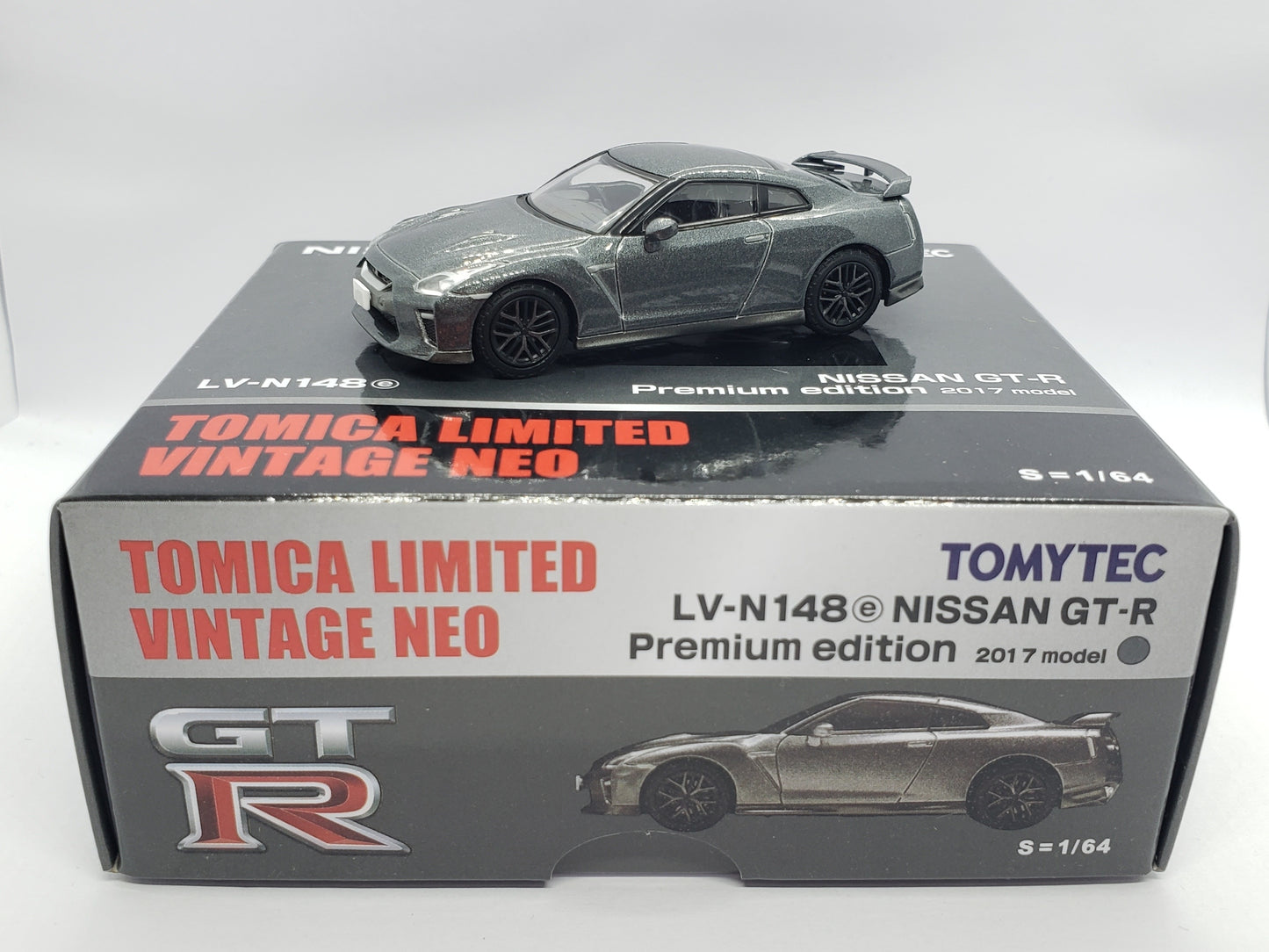 Tomytec Tomica Limited Vintage Neo LV-N148e Nissan GT-R Premium edition 2017 Model
