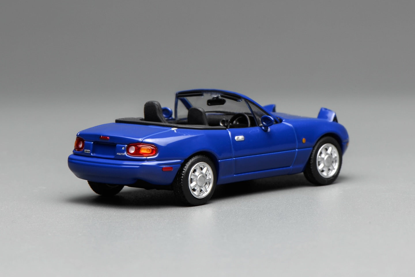 *Pre-Order* MotorHelix Mazda Eunos Roadster (NA) RHD Laguna Blue