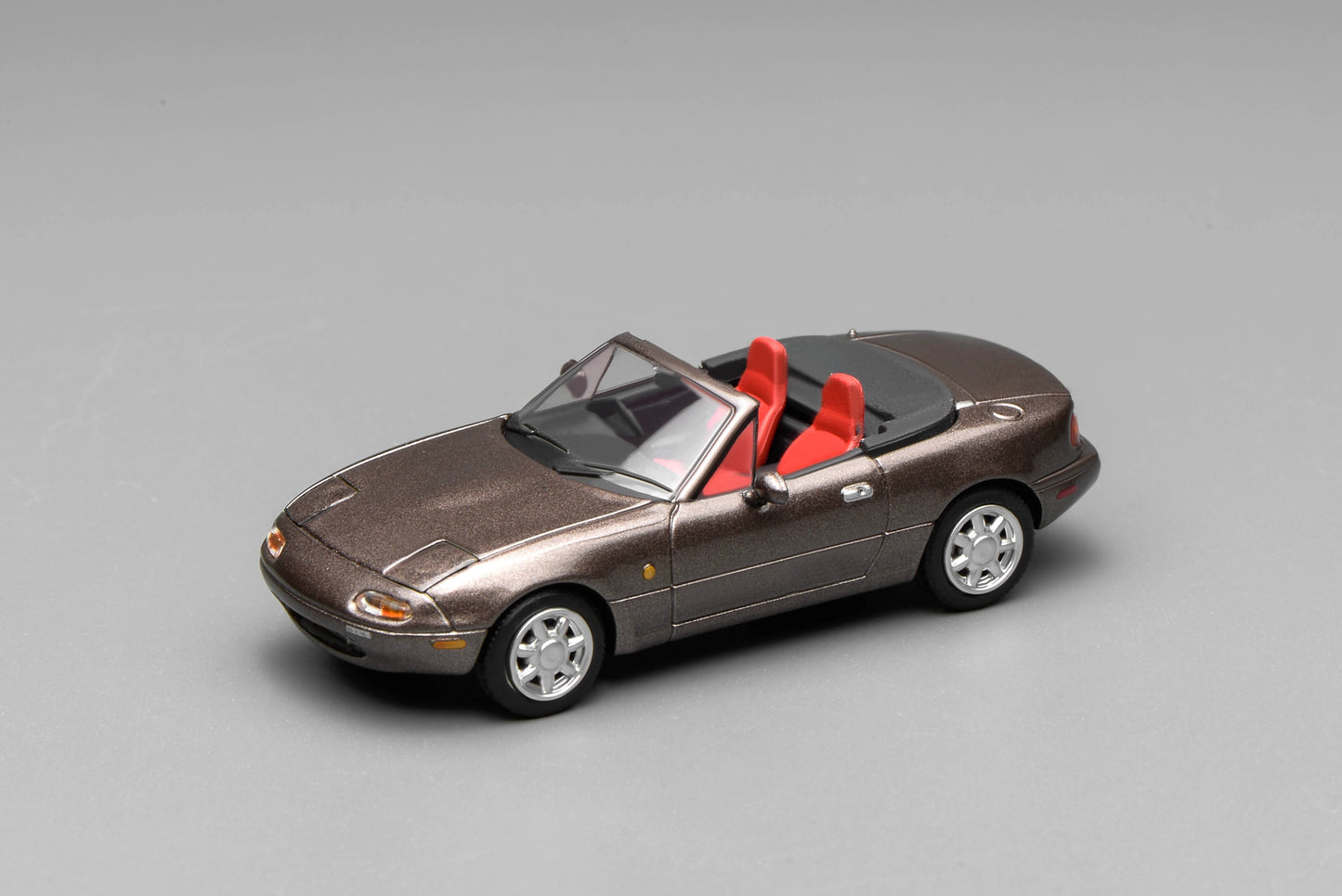 *Pre-Order* MotorHelix Mazda Eunos Roadster (NA) RHD Metallic Brown