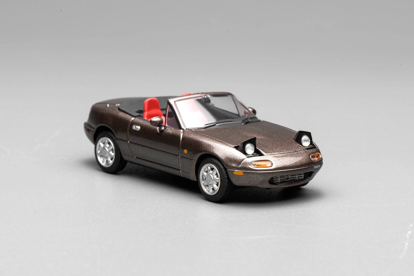*Pre-Order* MotorHelix Mazda Eunos Roadster (NA) RHD Metallic Brown