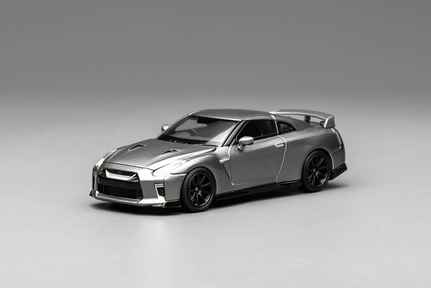 *Pre-Order* MotorHelix Nissan GT-R (R35) Track Edition Engineered by NISMO 2020 - Dark Metal Gray
