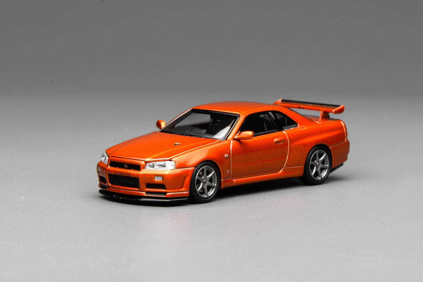 *Pre-Order* MotorHelix Nissan Skyline GT-R (R34) V-Spec II Customized - Metallic Orange