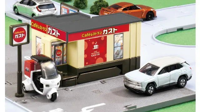 Tomica Town Cafe Restaurant Gusto set (with 1 x Tomica Honda Delivery Bike)