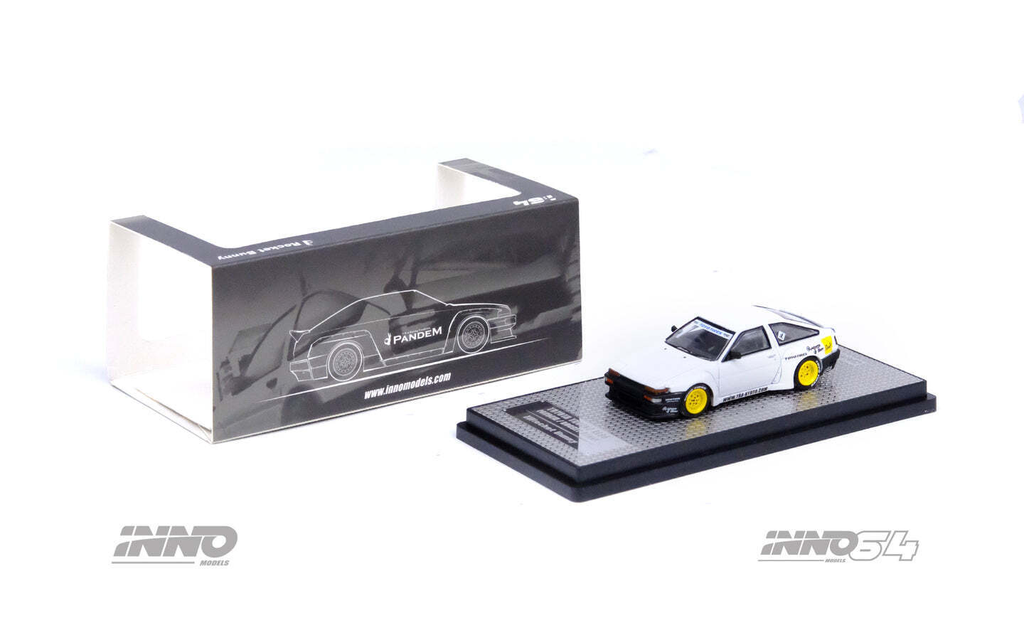 Inno Models Inno64 Toyota Corolla AE86 Trueno "Pandem / Rocket Bunny" White