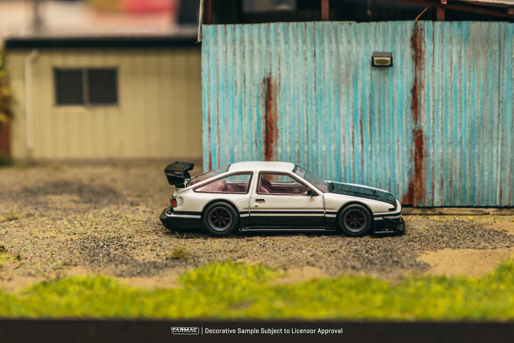 Tarmac Works Toyota Sprinter Trueno AE86 Widebody by Jon Sibal White / Black - Trading Cards + Model Car Combo Set