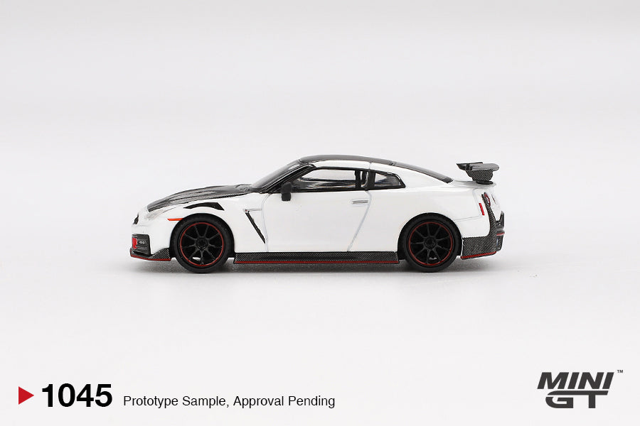 *Pre-Order* Mini GT No.1045 Nissan GT-R Nismo 2024 Brilliant White Pearl