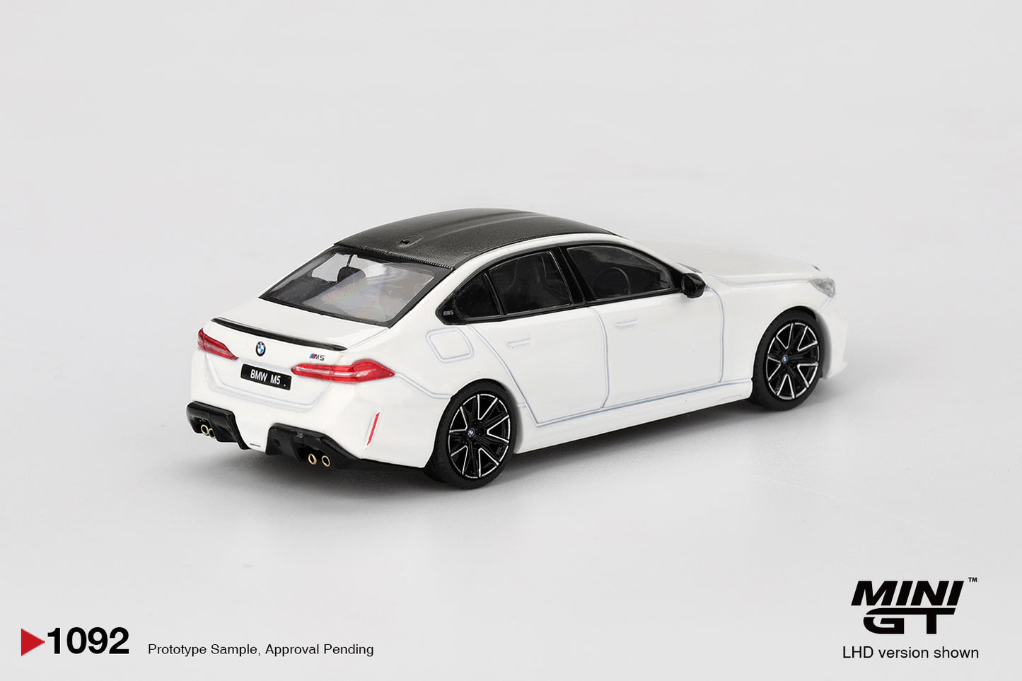 *Pre-Order* Mini GT No.1092 BMW M5 Alpine White