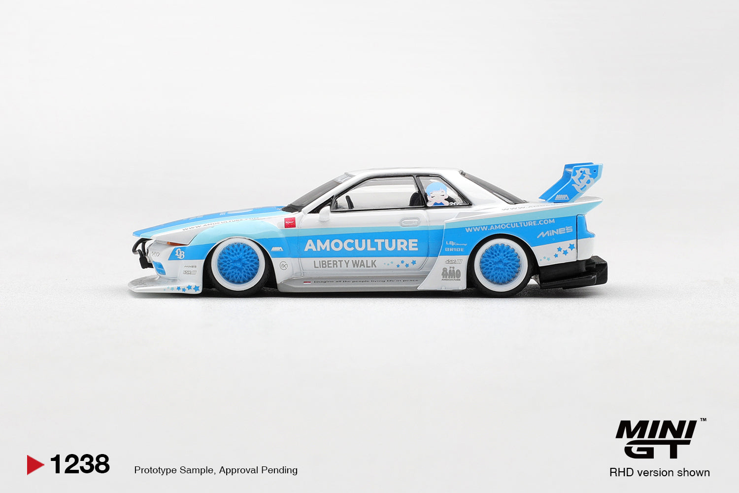 Pre-Order* Mini GT No.1238 Nissan Skyline GT-R (R32) LBWK Kaido