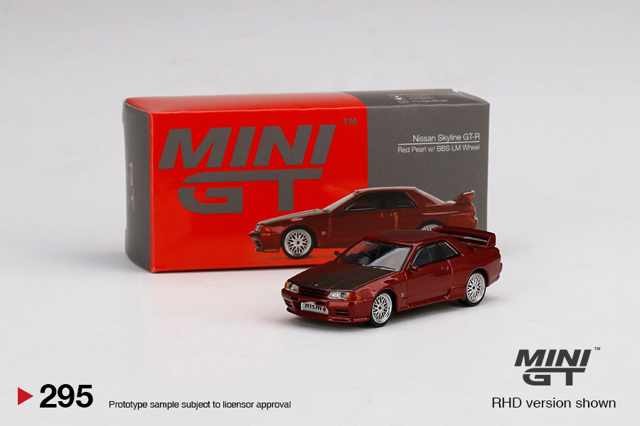 Mini GT No.295 Skyline GT-R (R32) Red Pearl w/ BBS LM Wheelc