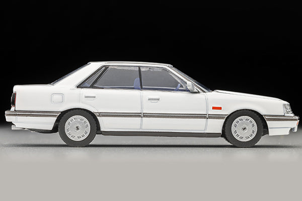 *Pre-Order* Tomytec Tomica Limited Vintage Neo LV-N351a Nissan Skyline 4-door HT 1800 Passage (White) 1985 Model