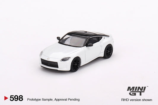 Mini GT No.598 Nissan Fairlady Z Version ST 2023 Everest White