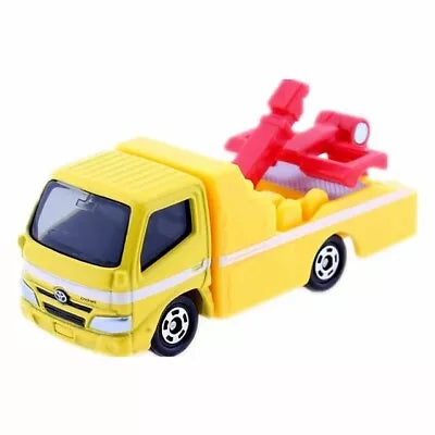 Tomica No.5 Toyota DYNA Wrecker Truck