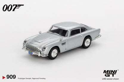 Mini GT No.909 Aston Martin DB5 "Casino Royale" - English Blister Packaging