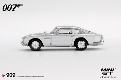 Mini GT No.909 Aston Martin DB5 "Casino Royale" - English Blister Packaging
