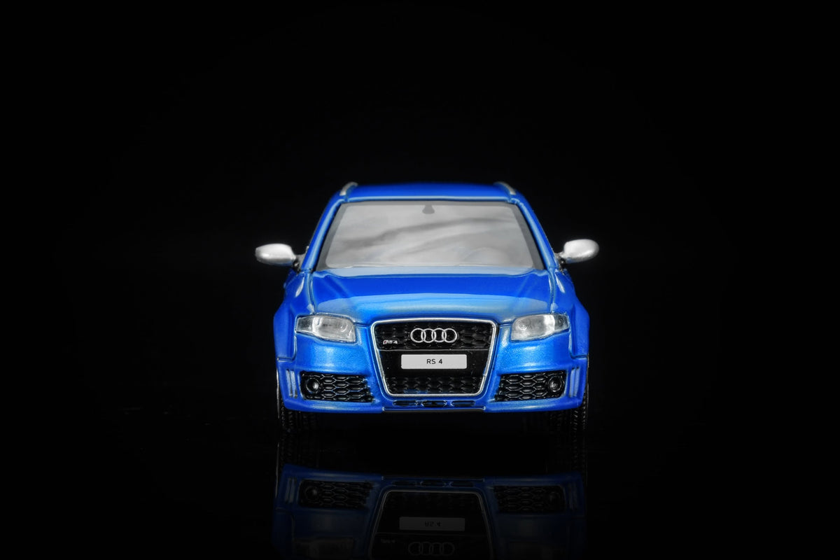 *Pre-Order* MotorHelix - M68303 Audi RS4 (B7) 2005 Sprint Blue Pearl