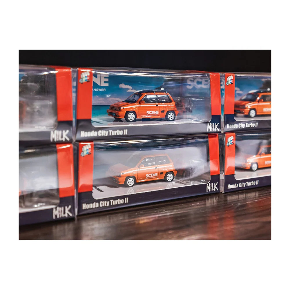 Inno Models INNO64 - Honda City Turbo II ICE FIRE Orange with Motocompo