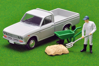 Tomytec Tomica Limited Vintage LV-195c Datsun Truck 1300 Deluxe (White) with figure