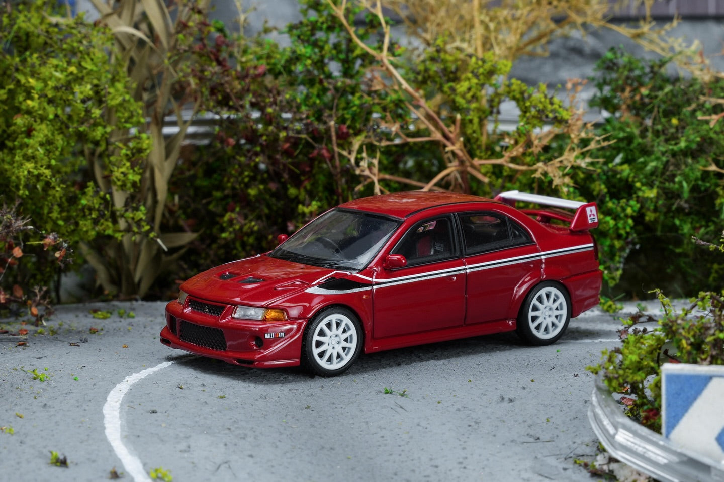 *Pre-Order* MotorHelix M64301 Mitsubishi Lancer Evolution VI GSR T.M.E - Passion Red with Livery
